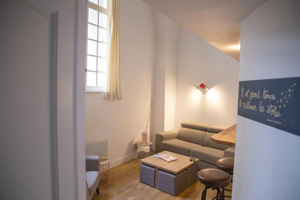 Апартаменты L'Authentique, Duplex, Centre Historique, Wifi Монпелье Экстерьер фото
