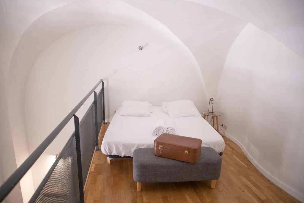 Апартаменты L'Authentique, Duplex, Centre Historique, Wifi Монпелье Экстерьер фото