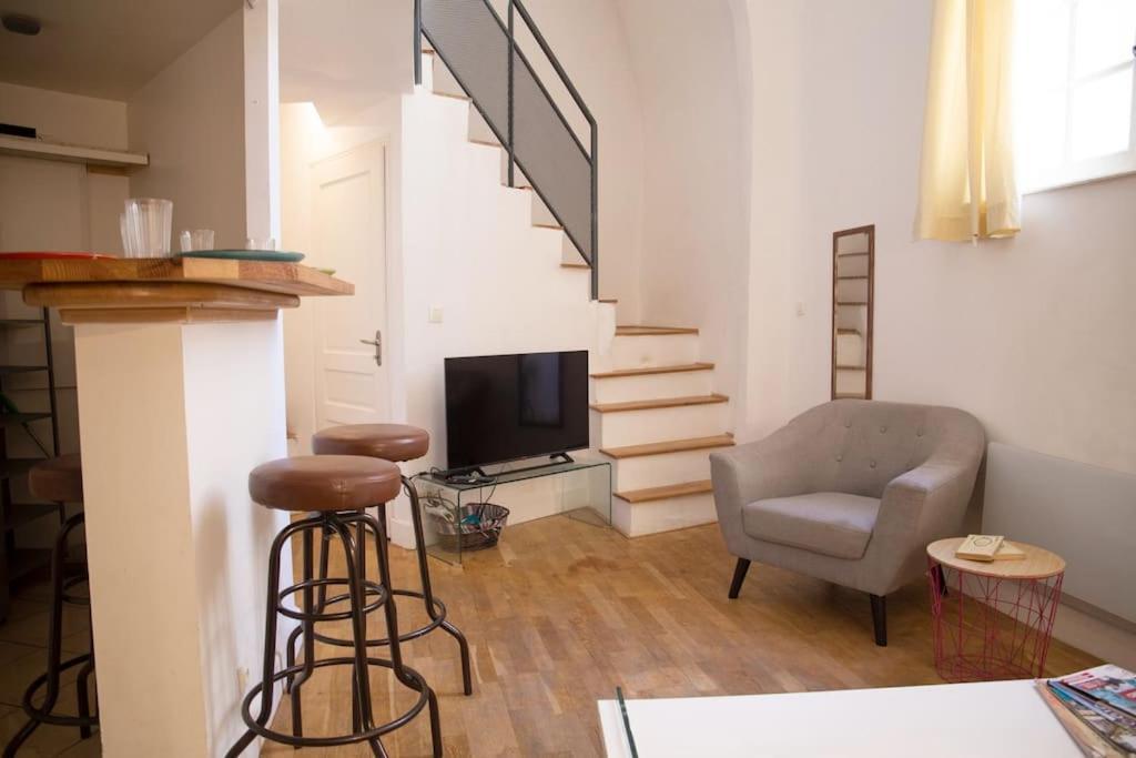 Апартаменты L'Authentique, Duplex, Centre Historique, Wifi Монпелье Экстерьер фото